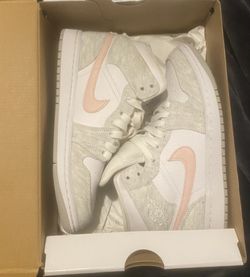 Women’s Air Jordan Mid SE Size 6.5