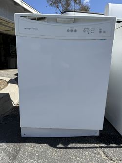 FRIGIDAIRE Dishwasher
