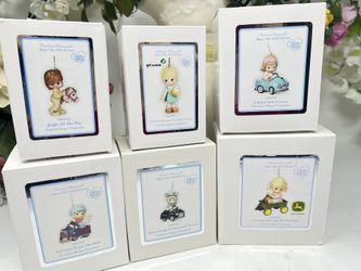 P056 – Precious Moments “Share The Gift Of Love” Ornaments – Set of 6 – like new in original Box