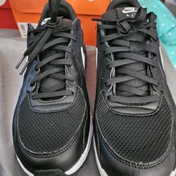 Women's size 10 Nike Air Max