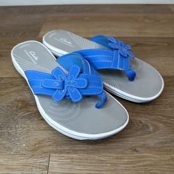 Clarks CloudSteppers Blue Floral Flip Flop Comfort Thong Sandals, Size 9