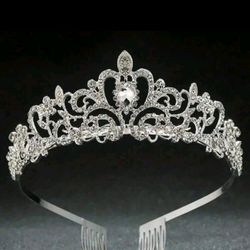 Tiara Set With Necklace And Earrings 