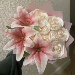 7ct eternal rose + 3 lilys bouquet 