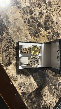 XOXO 2-piece watch gift set