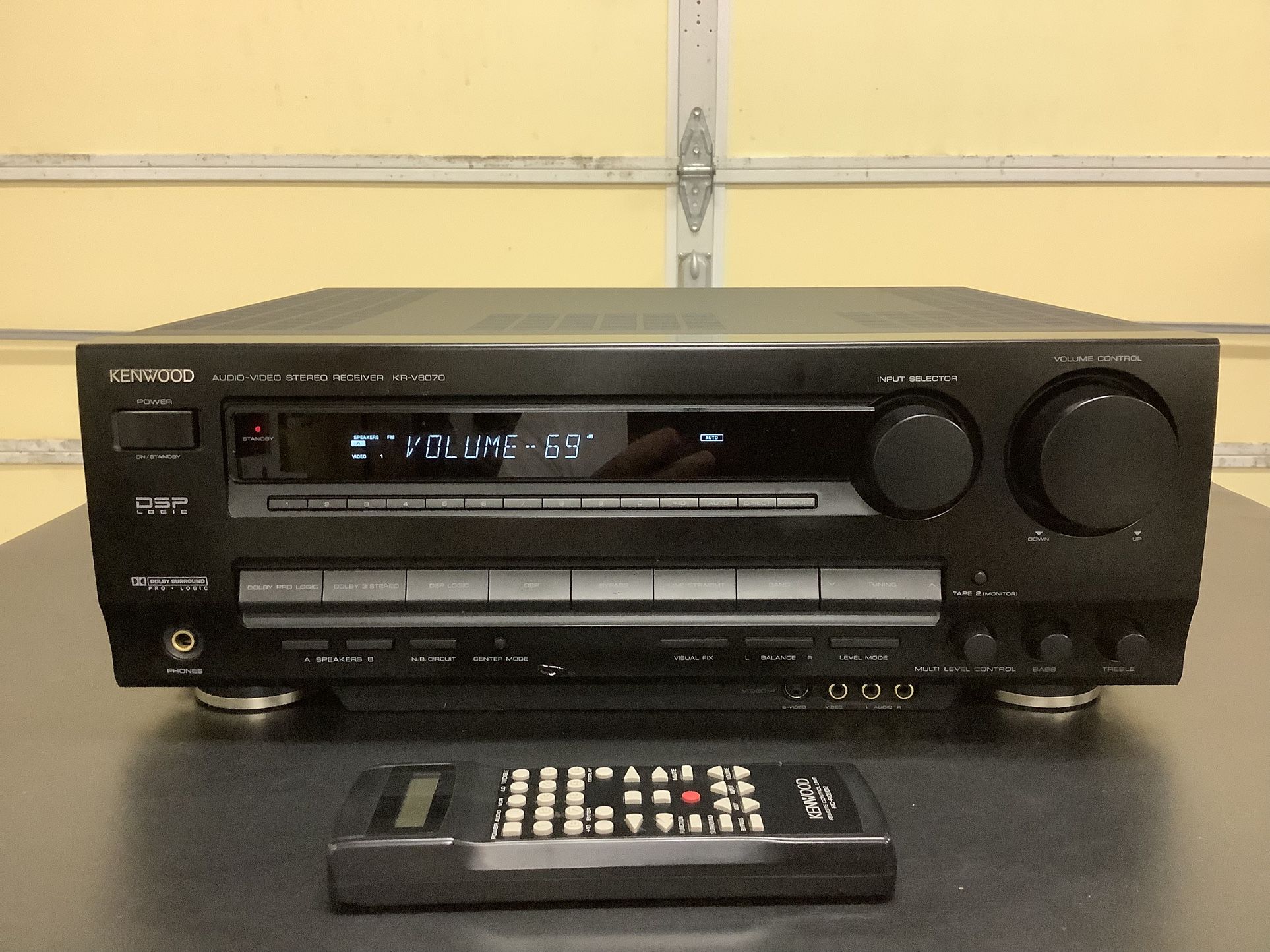 Big Boy Kenwood KR- V8070 Receiver With Remote, Manual, Fm Antenna And Bluetooth Device