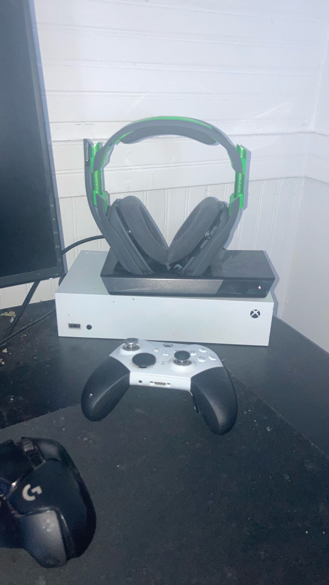Xbox series s with elite controller and astro a50 headset