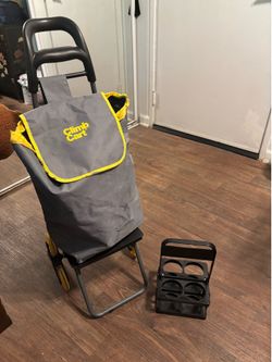 Shopping cart with cup holder