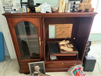 Entertainment center