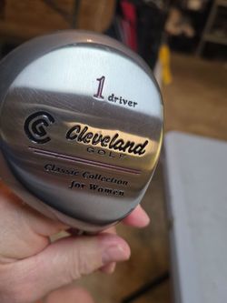 Like new! Right handed Cleveland driver