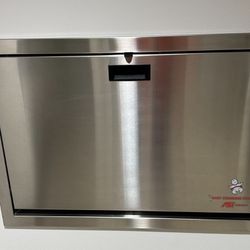 Baby change station New