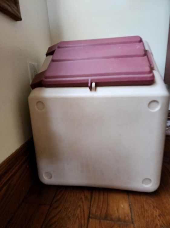 Pet Food Storage