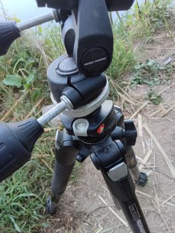 Manfrotto. Tripod. Camera.mechanism, which allows the column to be extended vertically as normal, or horizontally to open up a wide range of framing a