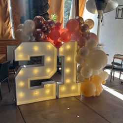 Marquee letters