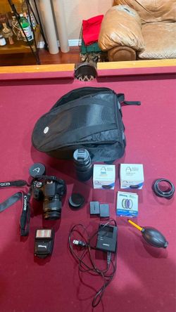Canon EOS 2000D / Rebel T7 DSLR Camera