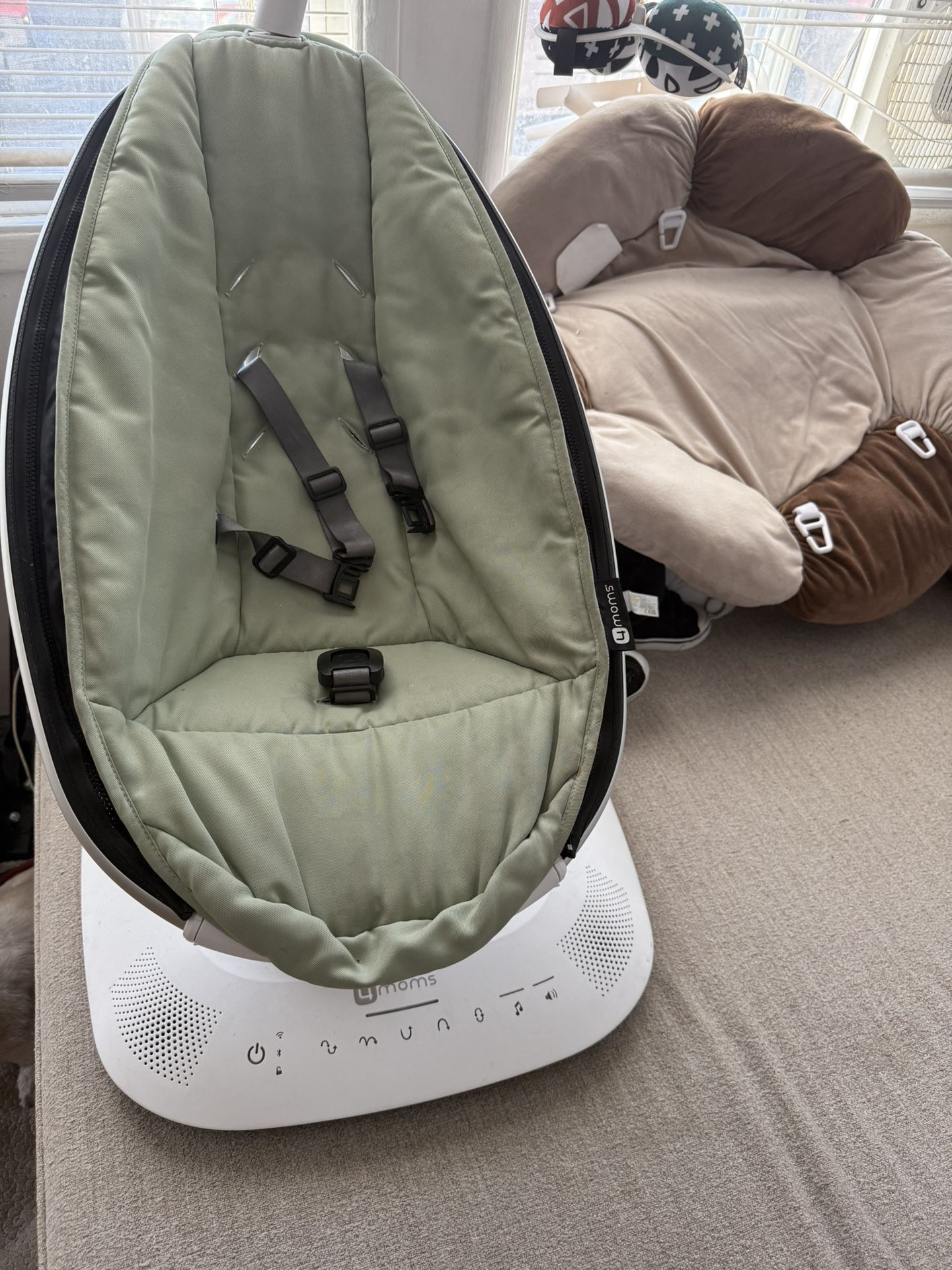 4 Moms Baby Swing