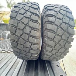 LT255/75R17 Bfgoodrich Km3 Tires (2)