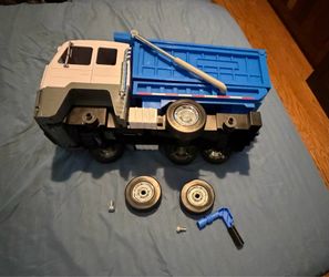 Large Dump truck you can take wheels off and put back on