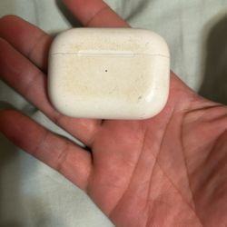 Apple AirPods Pro - LEFT & RIGHT & CASE - FOR PARTS / NOT WORKING AS IS