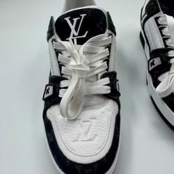 Louis Vuitton Trainer - Black and White
