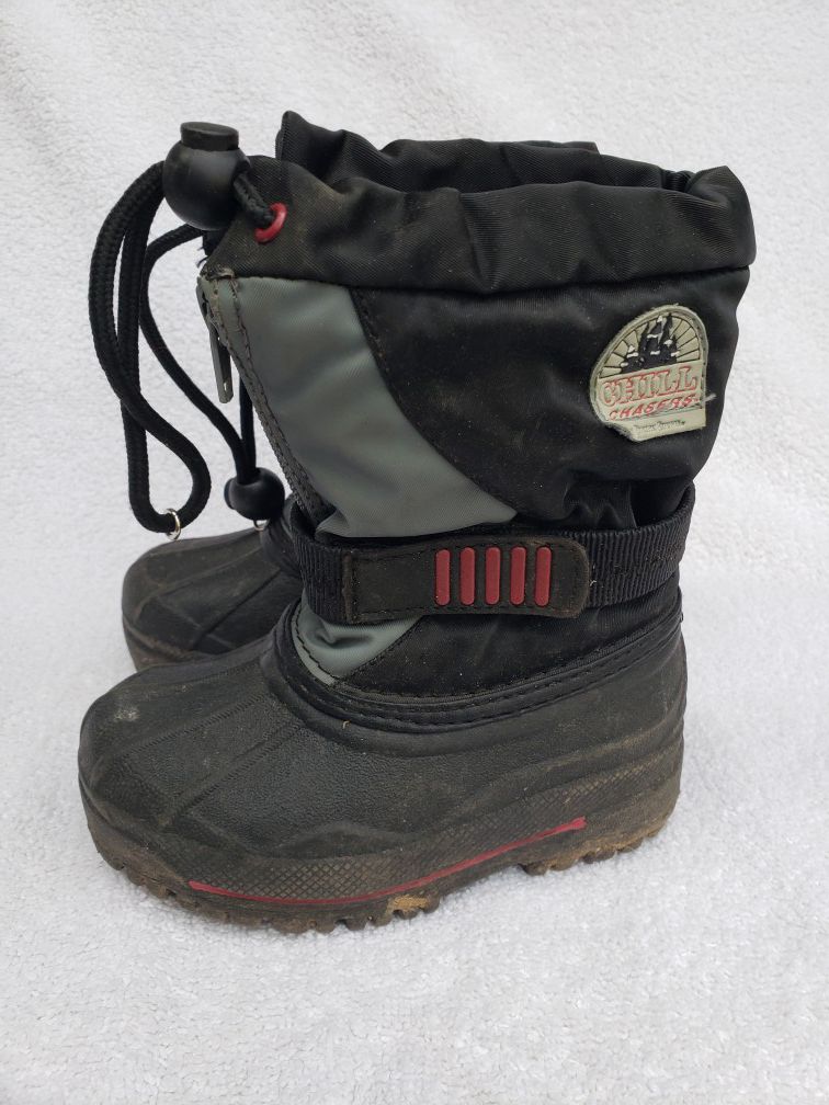 Snow boots kids size 6
