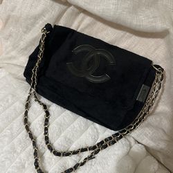 Chanel - VIP towel bag with chain