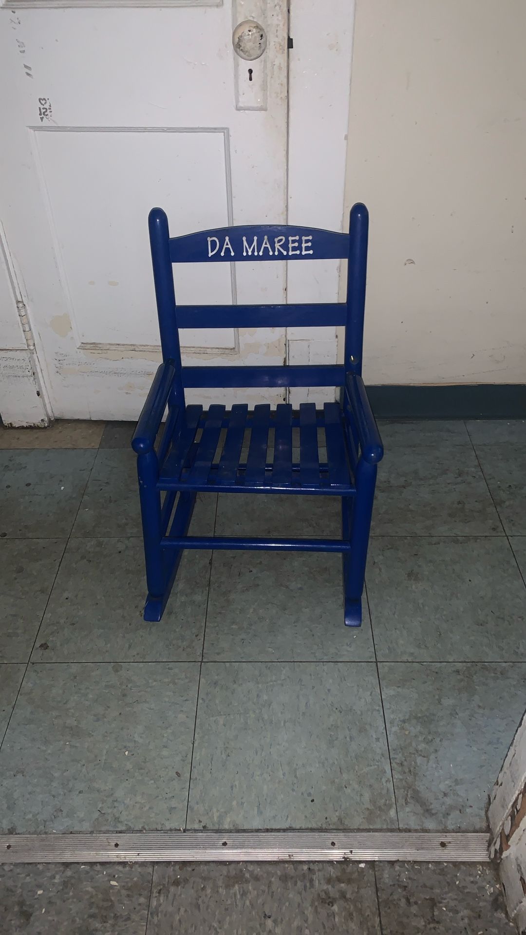 Child’s Rocking Chair 🪑