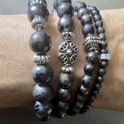 Set Of 4  Beaded Bracelets 