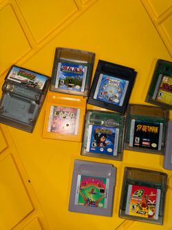 Game boy color and game boy games 11 bundle