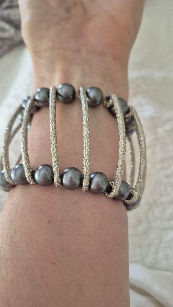 Nordstrom Silver Hammered Plated & Faux Black Pearls Stretch Bracelet