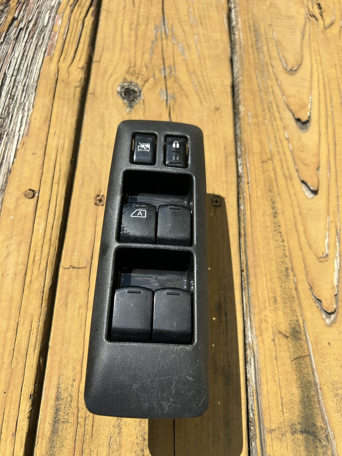 2010 Nissan Rogue Driver Master Window Switch | OEM | Plug & Play | Working