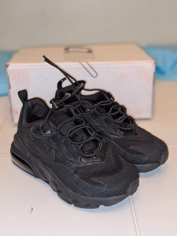 Mid-Century Modern Italian Asian Box in Wood and Beige Paper, 1950sNike Air Max 270 React