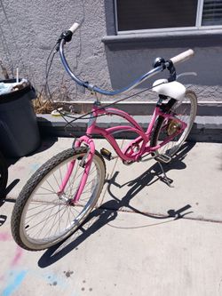 Ladies 26" pink Electra 7 speed beach cruiser