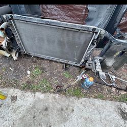 Silverado Gmc 1500 /2003/2002 Core Support Parts