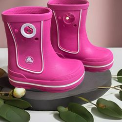 Crocks  Boots Size 6