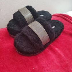 Uggs Slippers 
