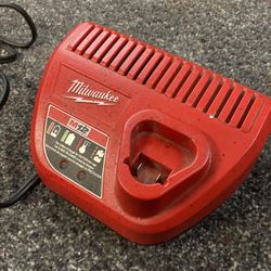 Milwaukee Battery Charger