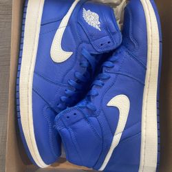Air Jordan 1 Retro High OG ‘Hyper Royal’