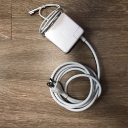 Apple MagSafe Power Adapter for MacBook and 13" MacBook Pro