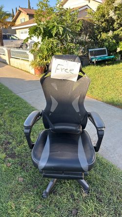 Free Chair