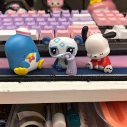 Sanrio Little Figures And A LPS 