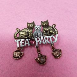 NWT Vintage Signed KC Three Tone "Tea Party " Kitty Cats Dangling Charms Heart Brooch Pin