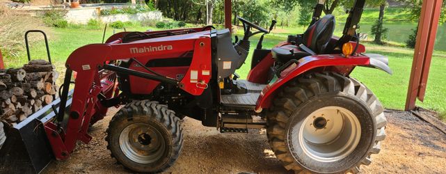 2638 hst mihindra tractor just under 200hours