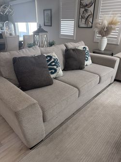 Delano sofa