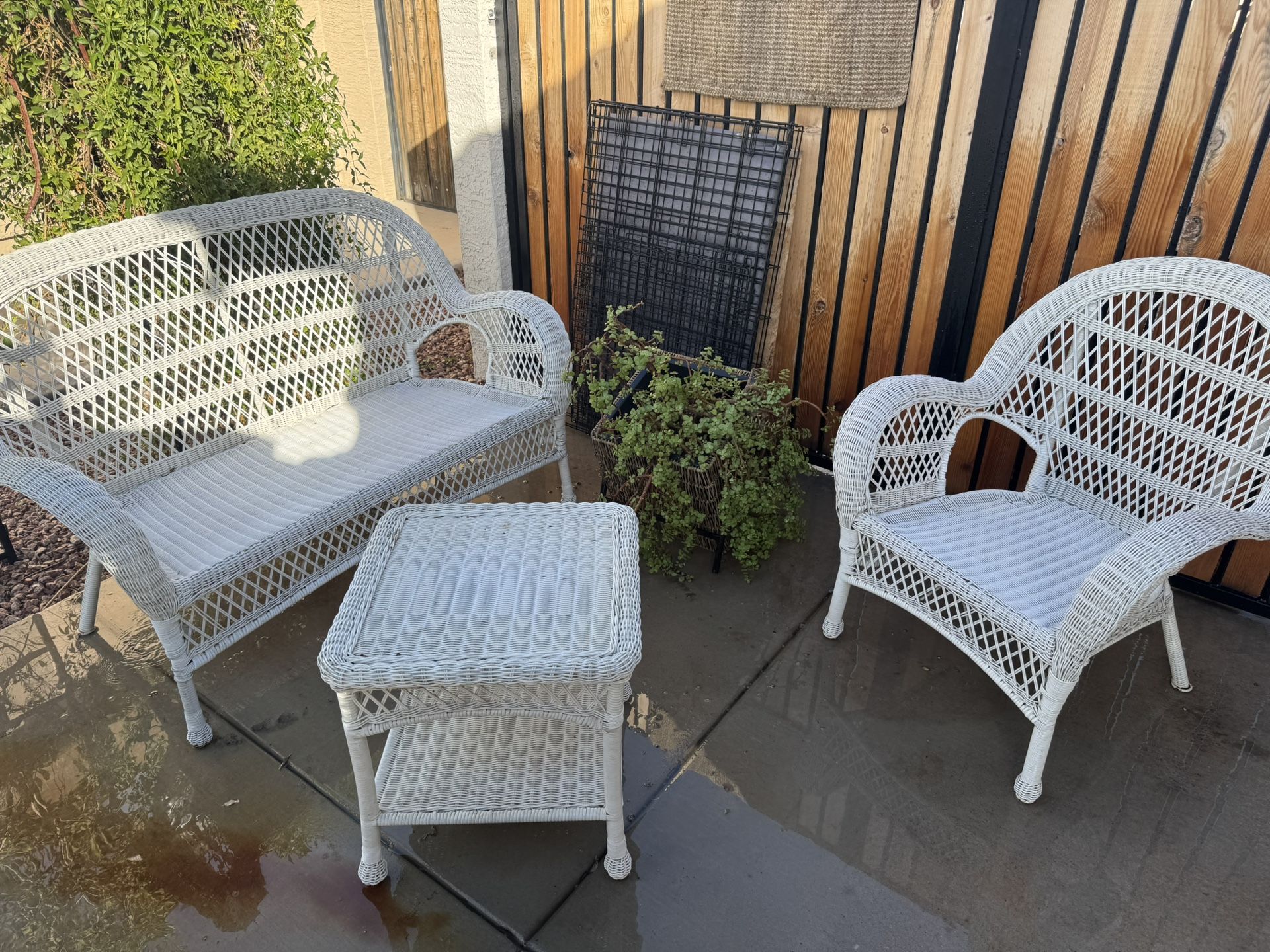 Beautiful White Wicker Patio Set – Loveseat, Chair & Table