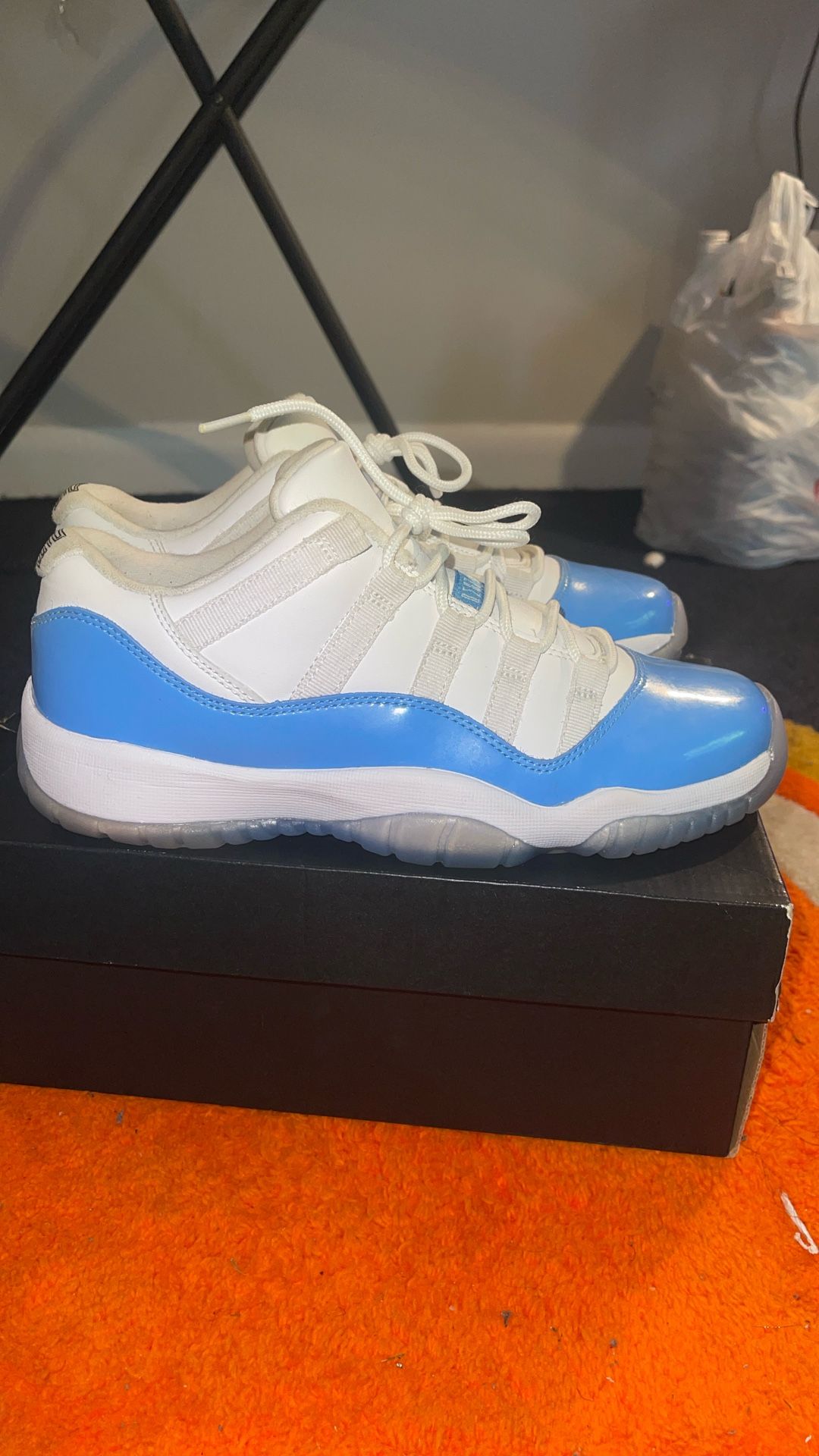 Jordan 11 Low U.N.C (GS)