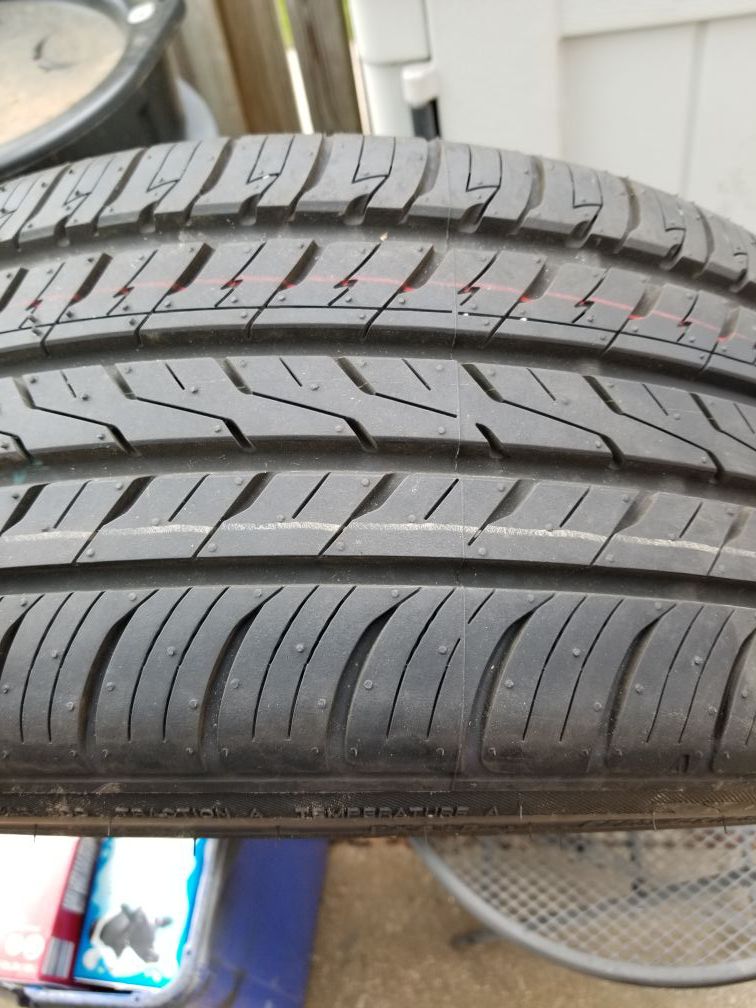 225/45/17 tire