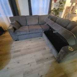 New Sleeper Sectional Couch with USB, Cup Holders and Storage! Free Delivery 🚚! 