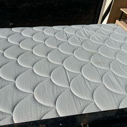 Full size matress/frame