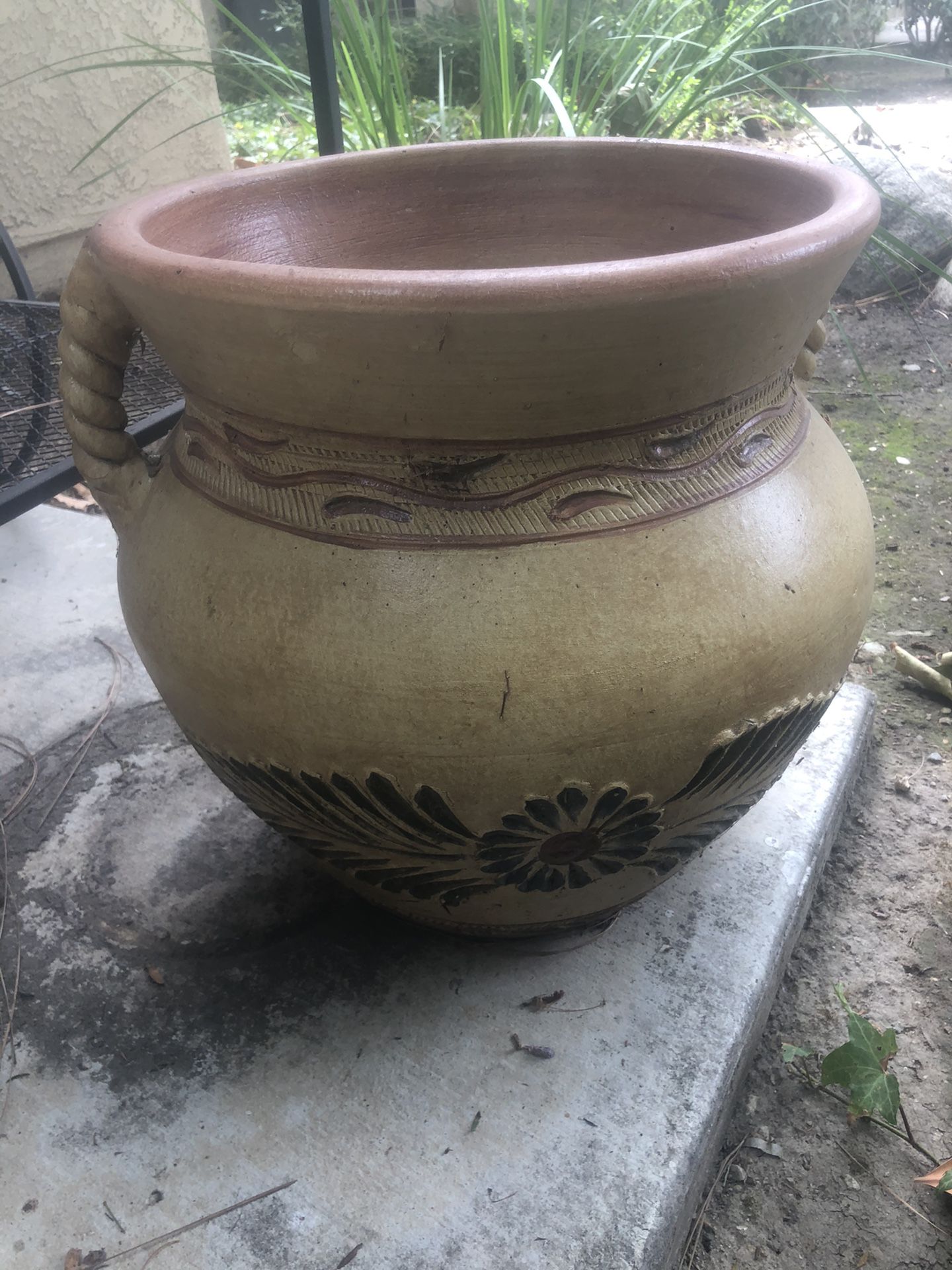 Beautiful large flower pot Spanish design