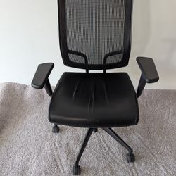 Comfortable Black Office Chair